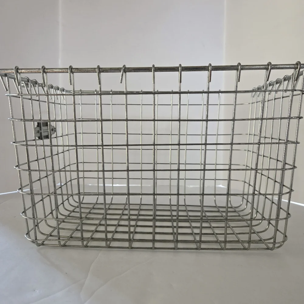Kaspar Wire Works Metal Wire Metal Gym Locker Basket
